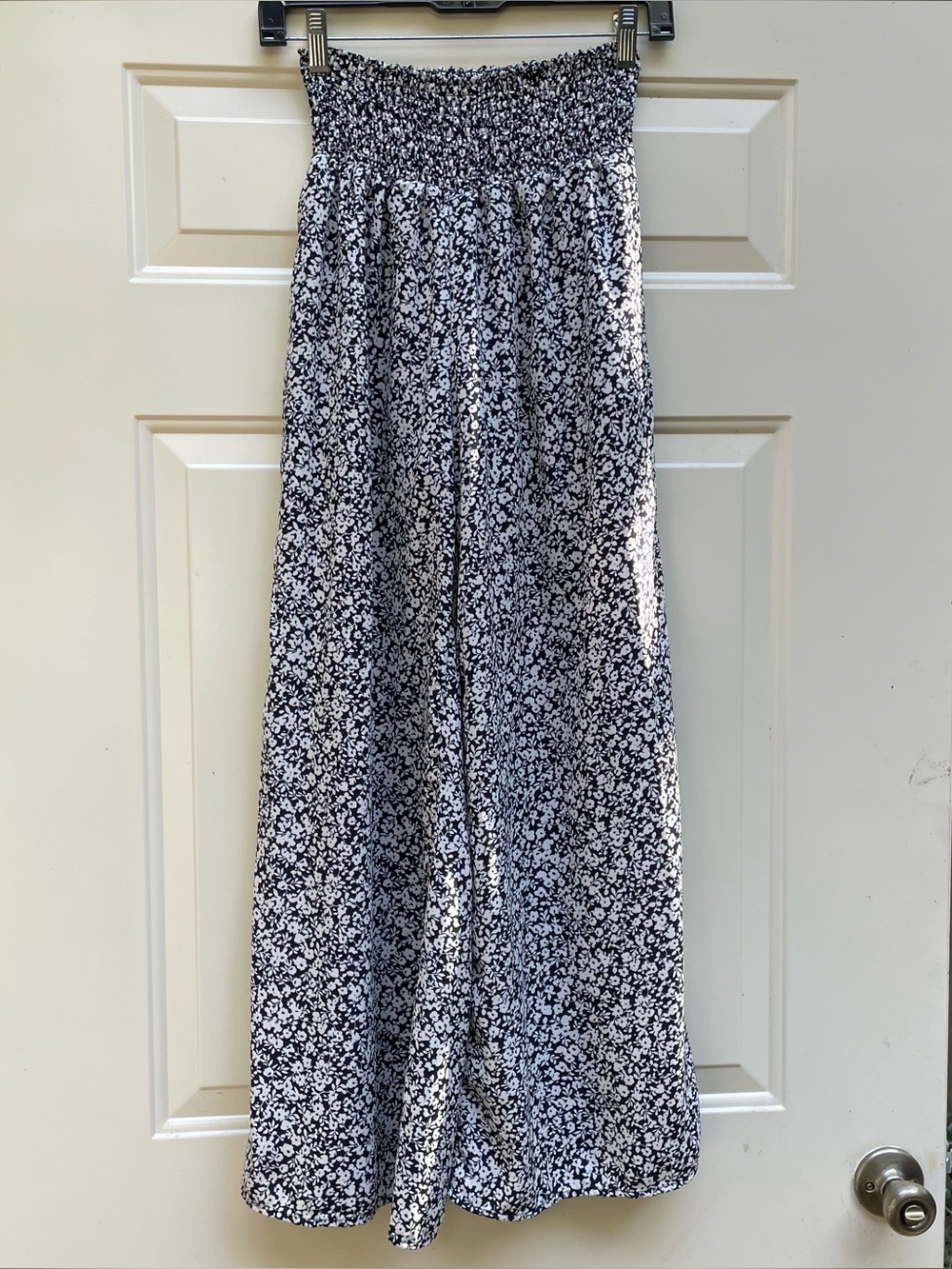 Sienna Sky black white floral palazzo pants Women Small EUC